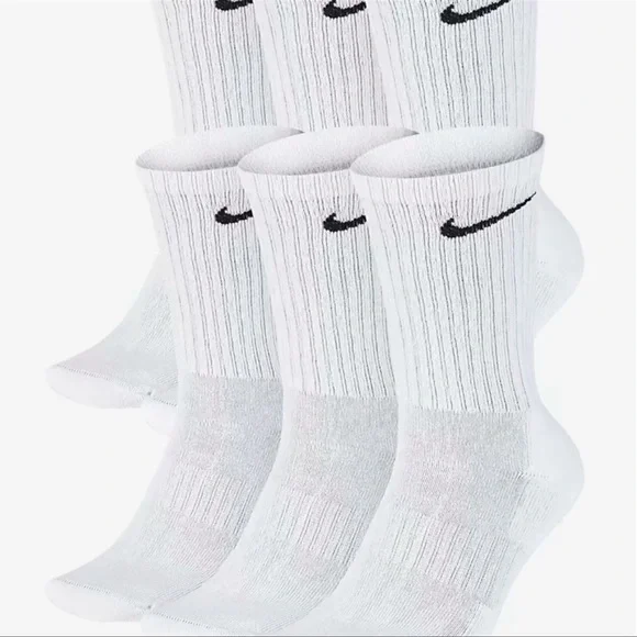 Nike 
Training Crew Socks (3 Pairs)
Nike Everyday Cushioned - Picture 5 of 12